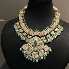 Mid size green and pearl haar 2