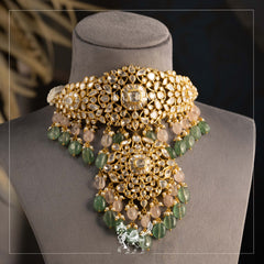 Elaborate Choker Style Haar