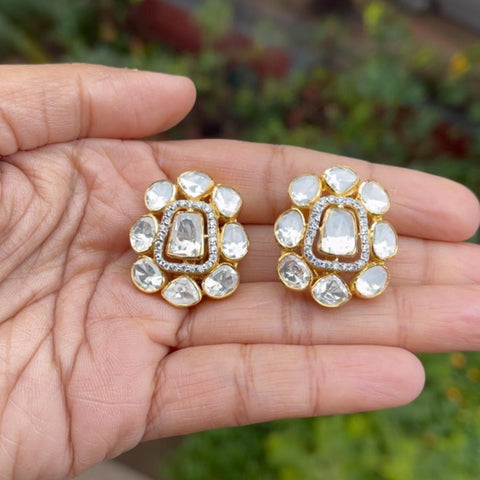 Mehruna Studs
