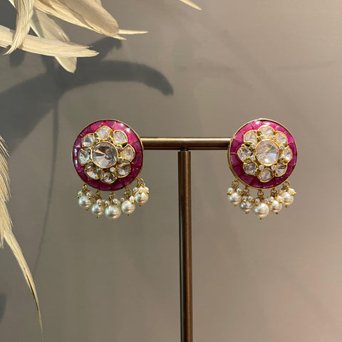 Gulnari Studs
