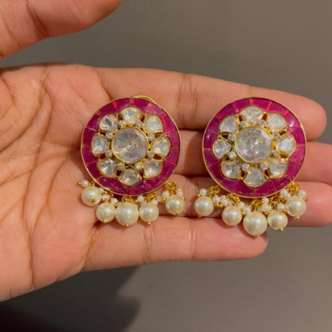 Gulnari Studs