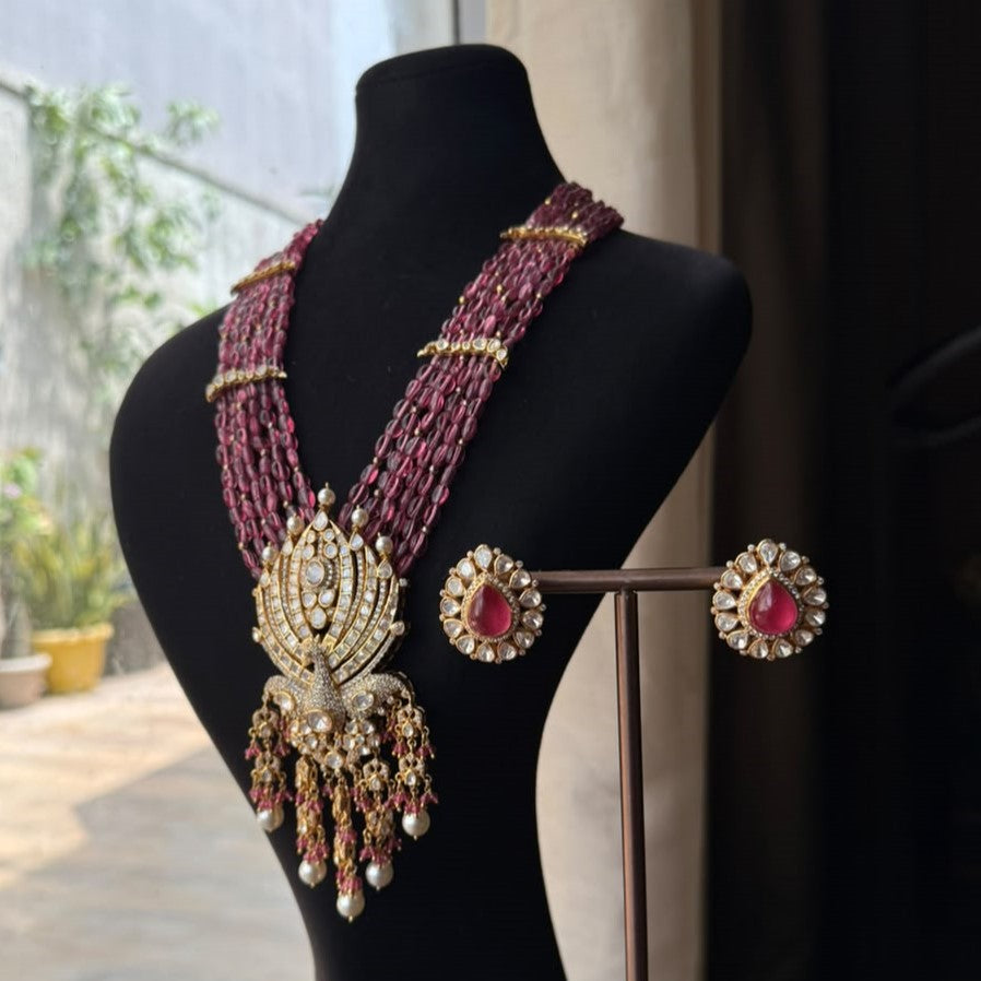 Tara Bano (Set)