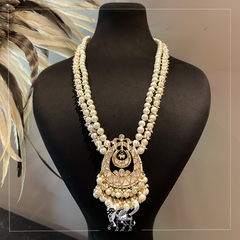 White Pearl Elaborate Pendant Set